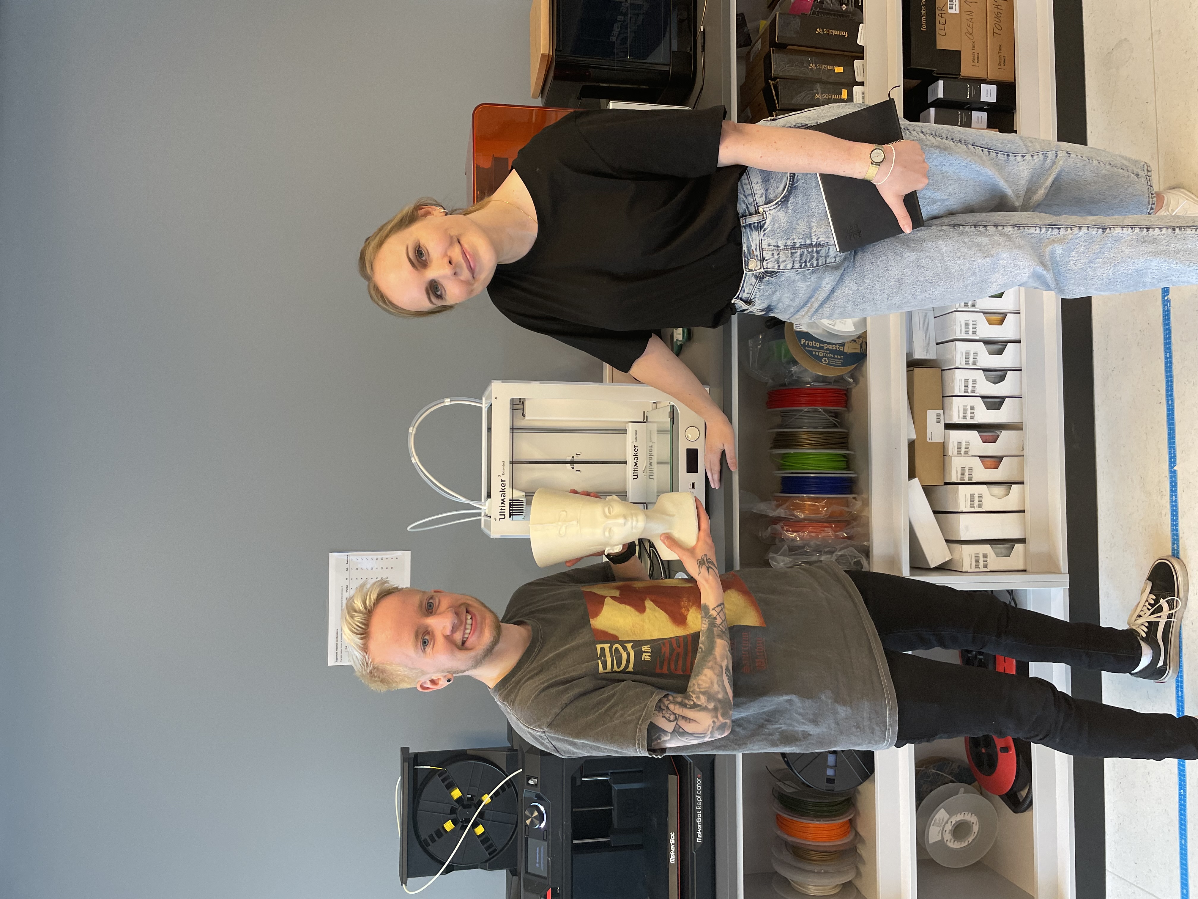 Studentassistenter ved 3D-printere