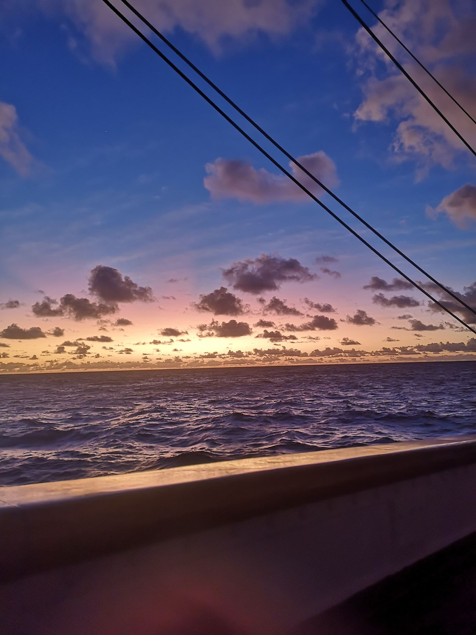 Statsraad Lemkuhl i solnedgang i Stillehavet