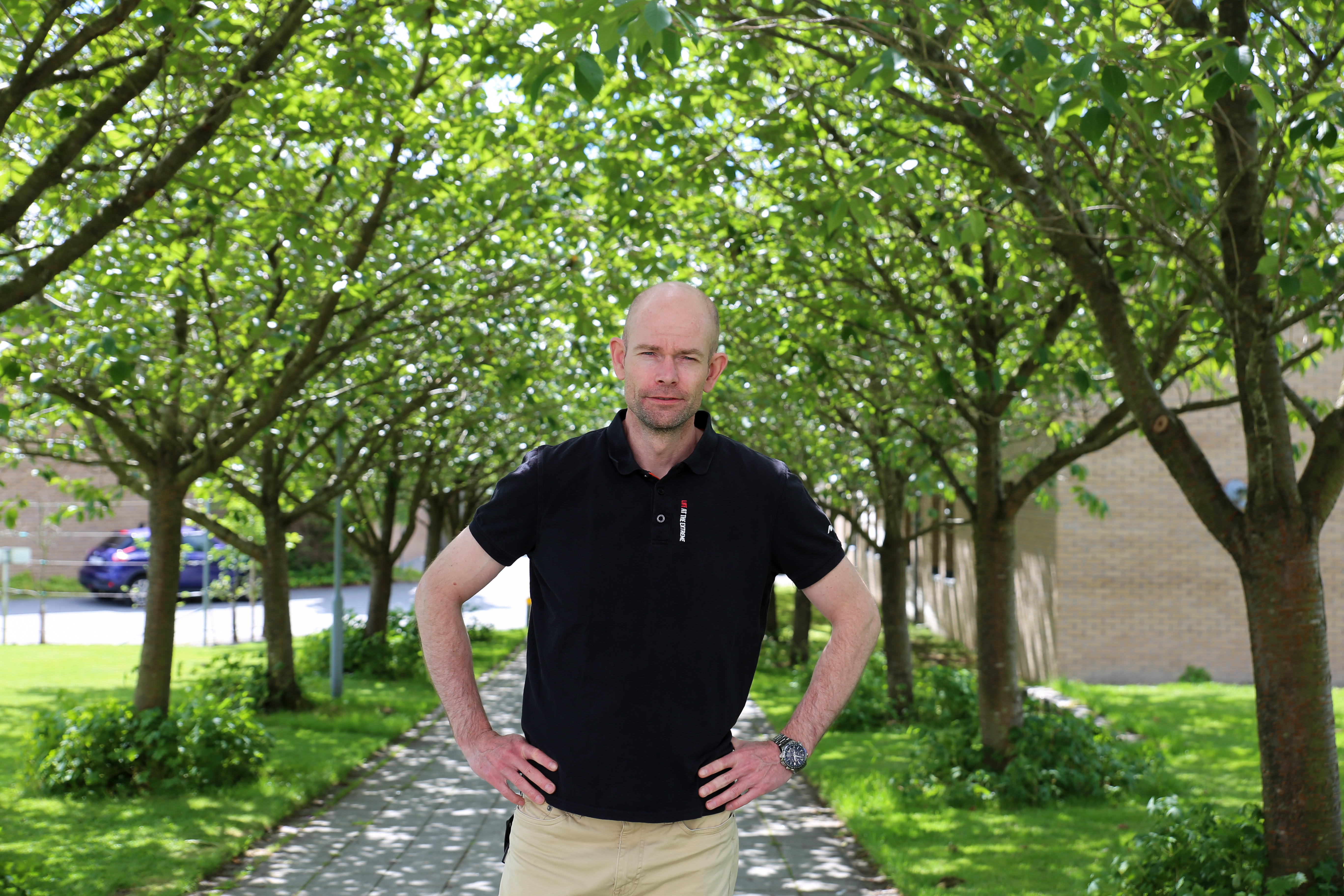 Magne Olav Sydnes i kirsebæralleen på campus Ullandhaug