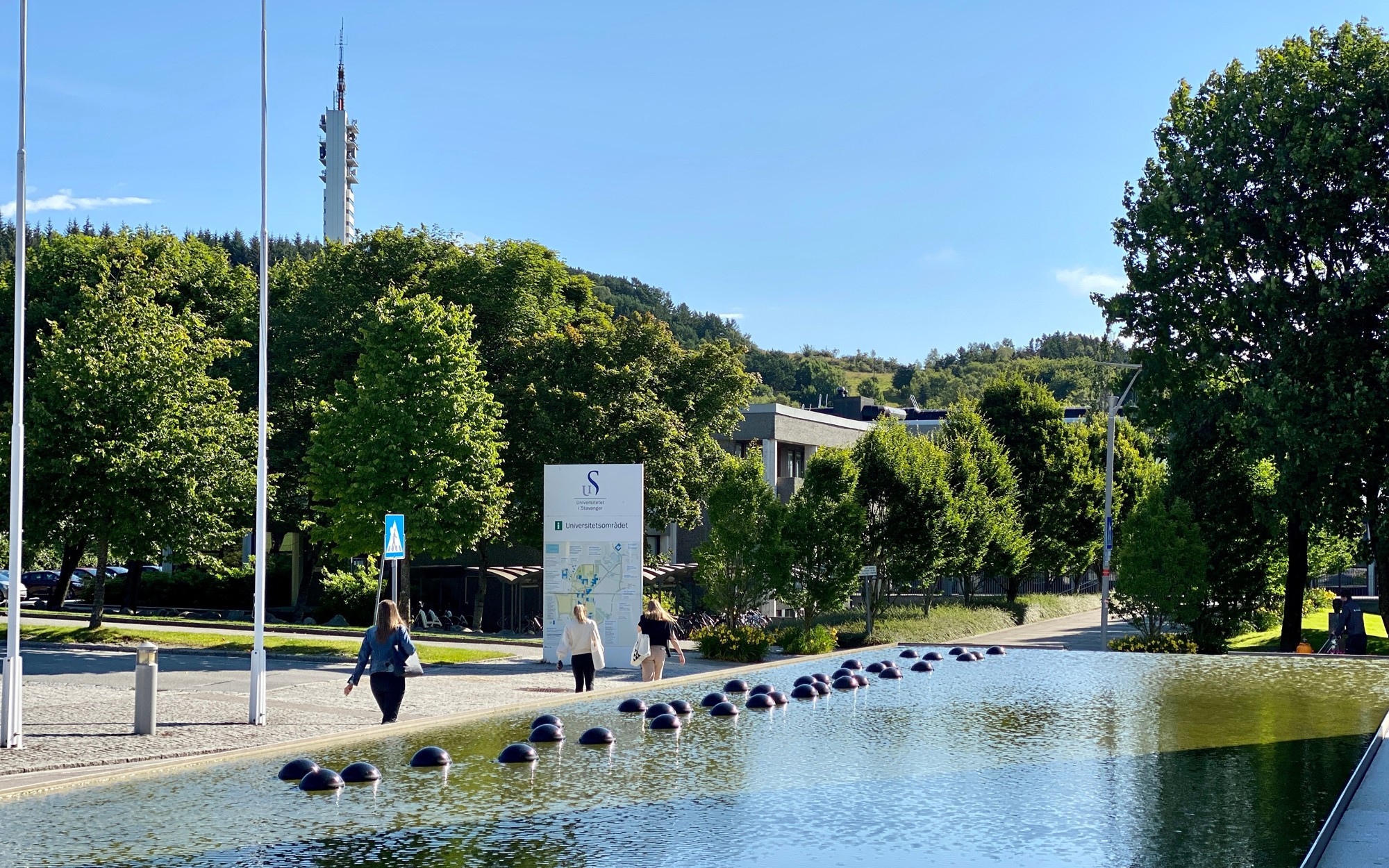 Sommerbilde av campus ullandhaug