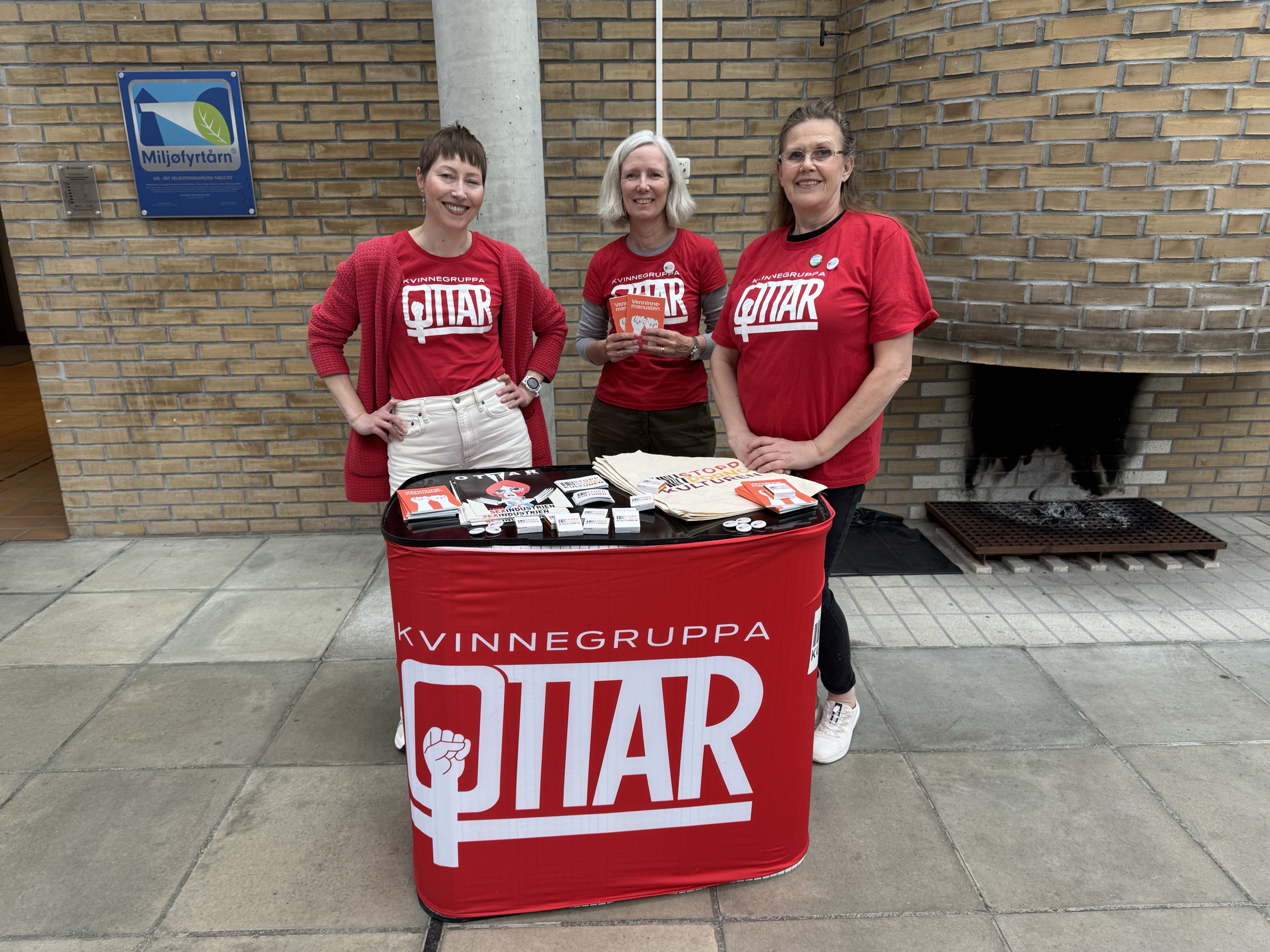 Kvinnegruppa Ottar på stand