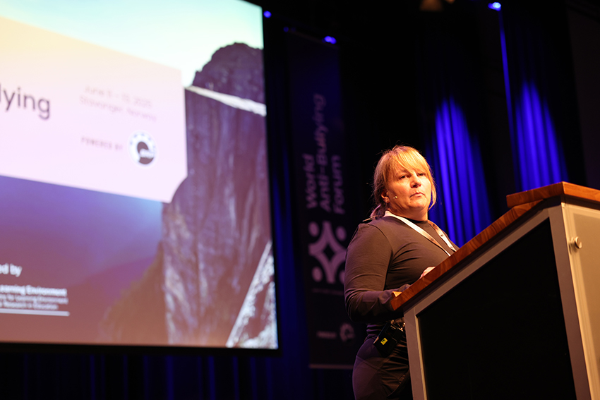 Tracy Vaillancourt på scenen.