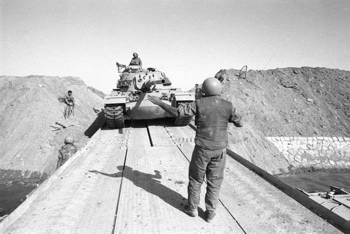 Israelsk tank i Suez