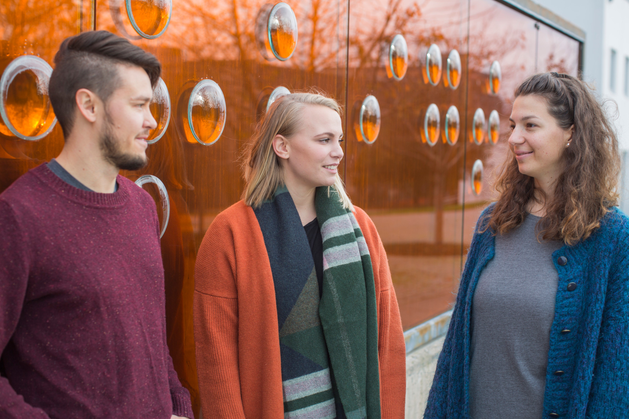 Studenter på campus