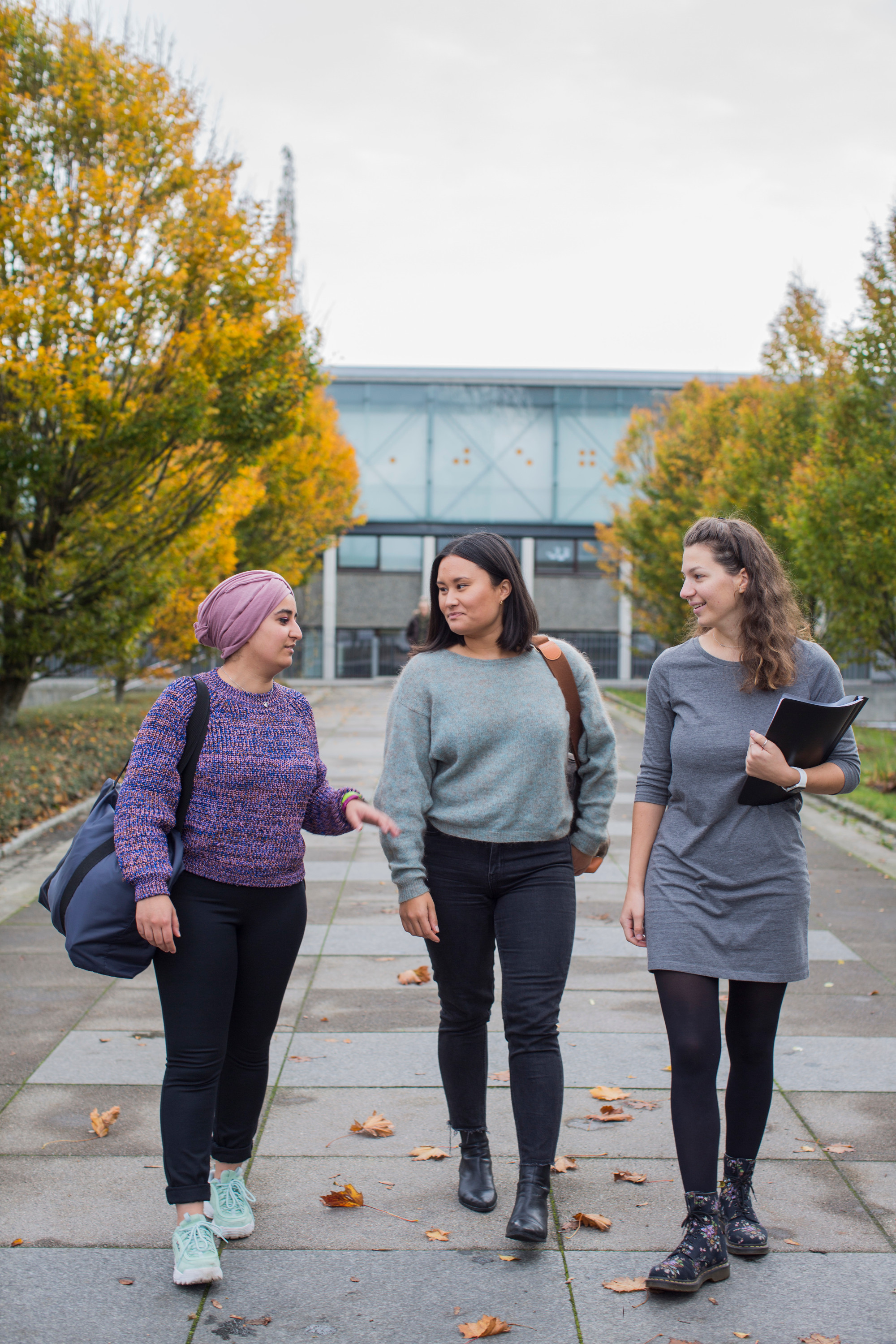 Studenter på campus