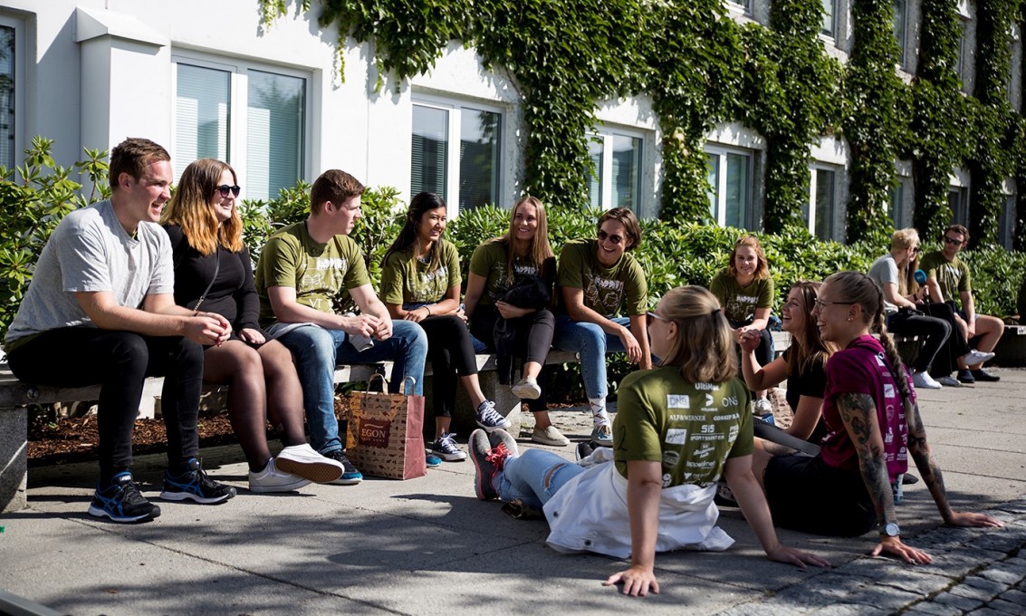 Semesterstart, faddergruppe på campus Ullandhaug