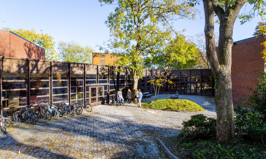Fakultet for utøvende kunstfag sitt hovedbygg på campus Bjergsted, 2018. Foto: Marius Vervik
