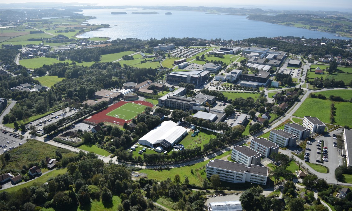 Flytfoto Campus Ullandhaug mot Hafrsfjord