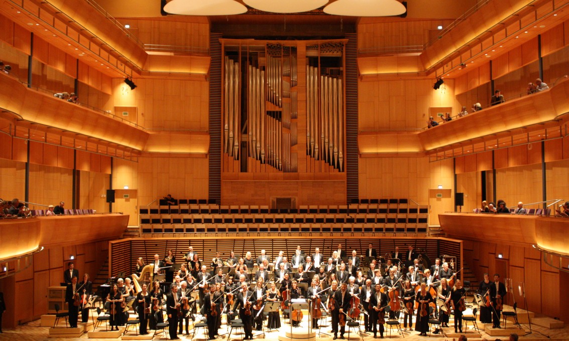Foto fra Stavanger Symfoniorkester i Fartein Valen, Stavanger konserthus. Foto: Emile Ashley