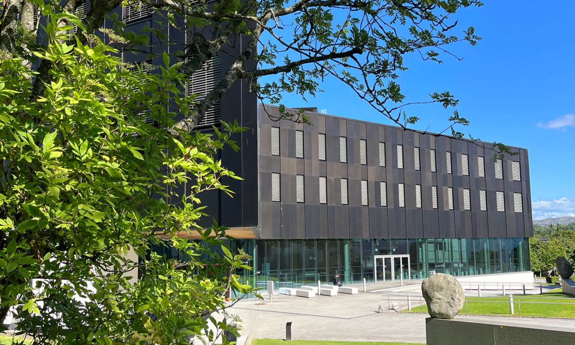 Oversiktsbilde over Handelshøgskolen ved UiS, framsiden