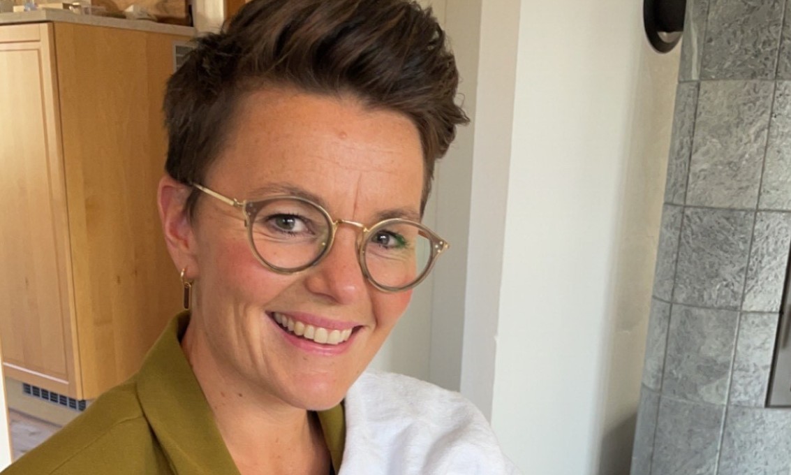 Portrett av helsesykepleier Kari Ugland, tidligere student ved UiS