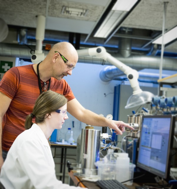 Illustrasjonsbilder til studieprogrammet Computational Engineering. Aksel Hiorth og Tonje Hovden. Foto: Mari Løvås