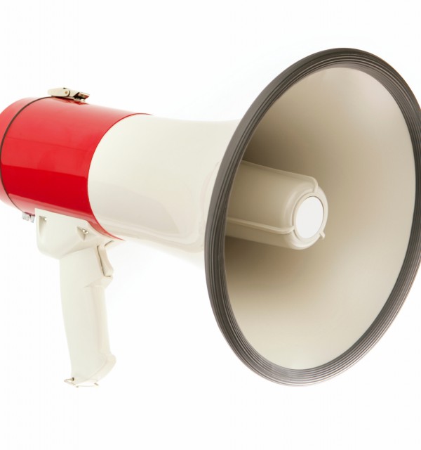 Rød og hvit megafon