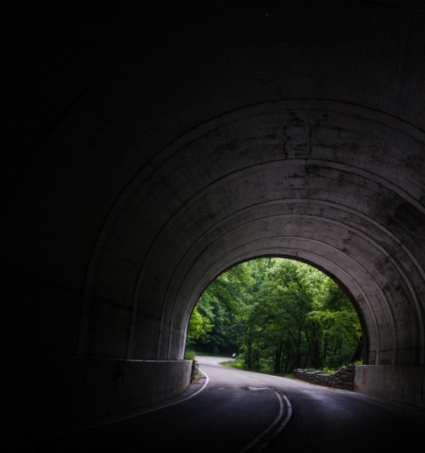Bilde av tunnel for biler 