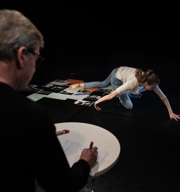 Jens Torolf Larsen og dansestudent ved Fakultet for utøvende kunstfag. Illustrasjonsfoto for emnet Artistic research. Foto: Marie von Krogh