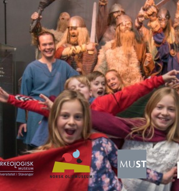 glade barn på museum