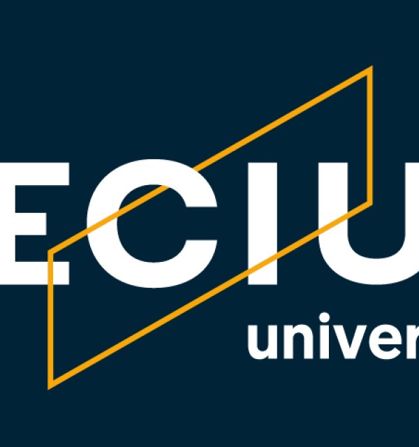 ECIU logo med blå bakgrunn