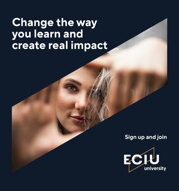 Hvit tekst på blå bakgrunn: Change the way you learn and create real impact - Sign up and join ECIU University. Bilde av ung kvinne.