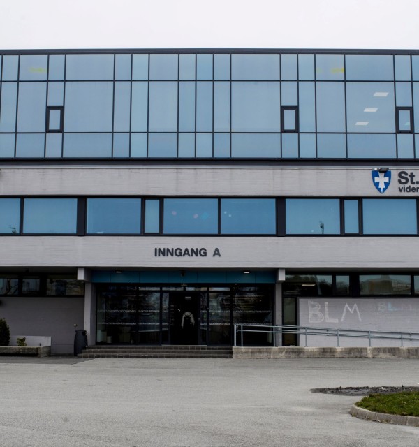 Bilde av St. Svithun videregående skole