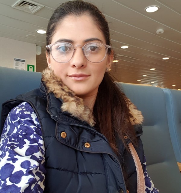 Kaneez har en master i biologisk kjemi og jobber nå med en doktorgrad