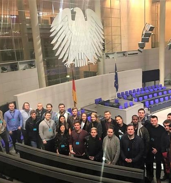 Studenter i riksdagen i Berlin