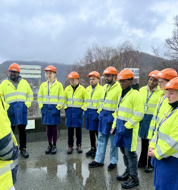 UiS students' visit to GE Healthcare company: - Very impressed and excited about the sustainable future