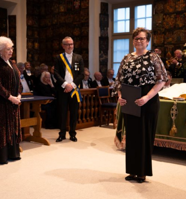 Historieprofessor fekk svensk prestisjepris i høgtideleg seremoni