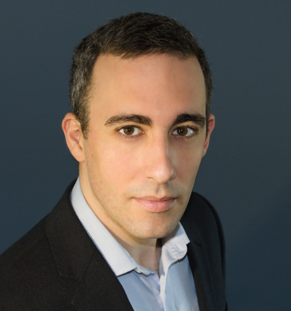 Employee profile for Fernando Cruz Robledillo
