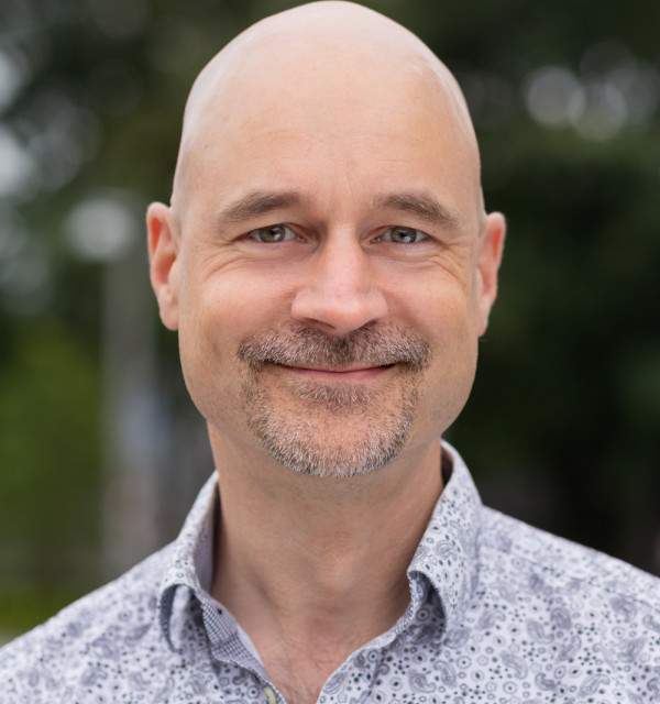 Employee profile for Helge Paul Ruddat
