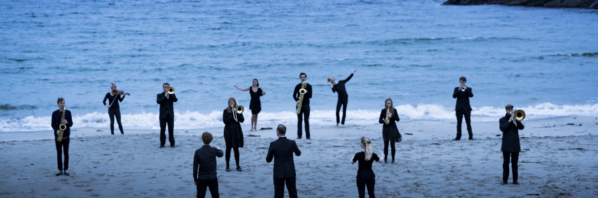 Students at Vigdel beach, Studenter på Vigdelstranden