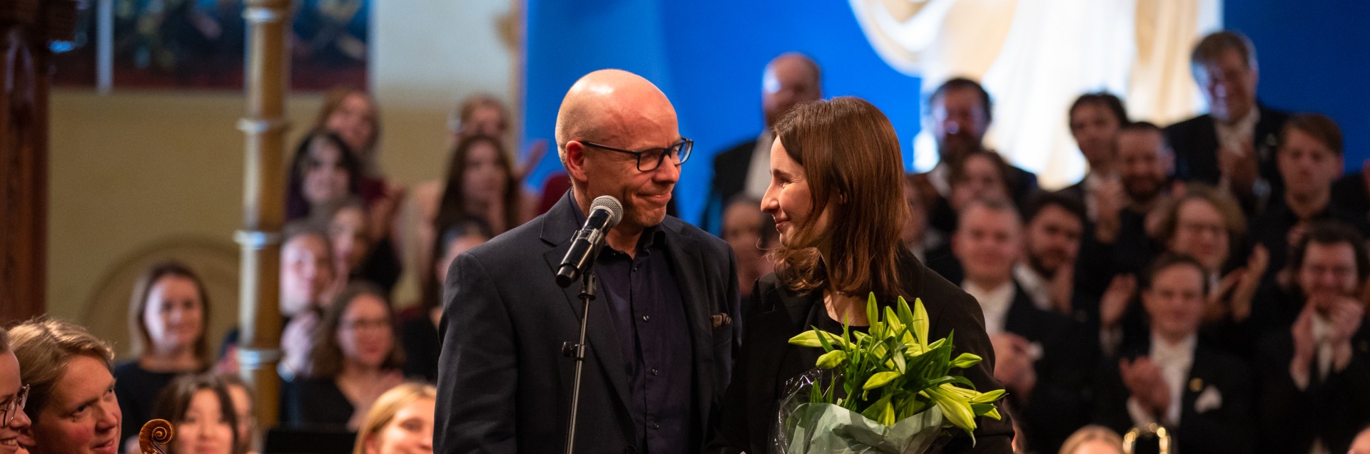 Julie Røssland og Morten Wensberg, dekan ved Fakultet for utøvend ekunstfag, UiS. Universitetets julekonsert 2022. Foto Morten Berentsen
