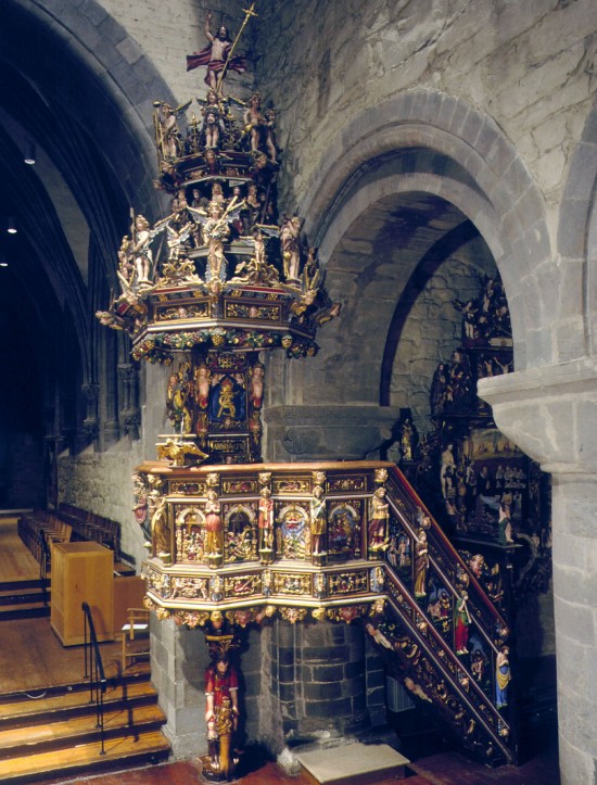 Bilde av prekestolen i Stavanger domkirke