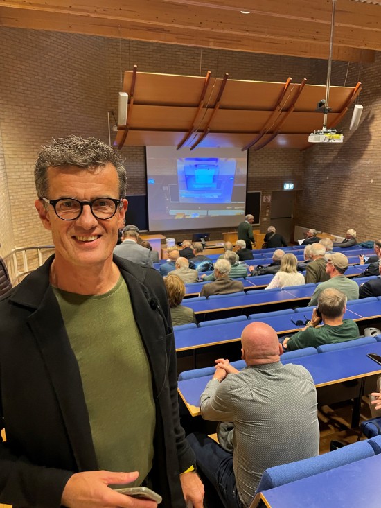 Rektor Klaus Mohn i auditorium