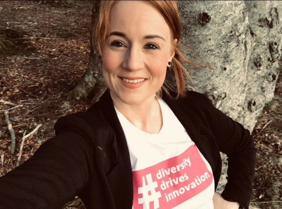 Marte C. W. Solheim, professor. Her i T-skjorte med teksten  # Diversity Drives Innovation