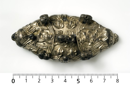 En rikt utsmykket sølvspenne ble også funnet i vikinggraven på Gausel i 1997.