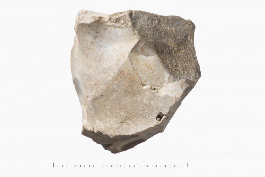 Uregelmessig kjerne av flint. Fra steinalder. Foto: Annette Øvrelid, Arkeologisk museum, UiS