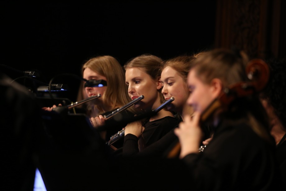 Fløytestudenter på Universitetets julekonsert 2019. Foto: Olav Bjånes.