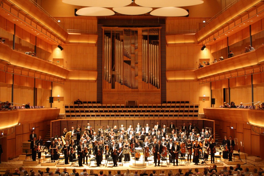 Foto fra Stavanger Symfoniorkester i Fartein Valen, Stavanger konserthus. Foto: Emile Ashley