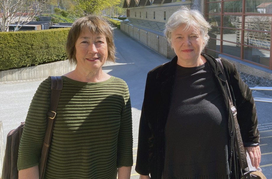 Bildet viser artikkelforfatterne Ellen Ramvi og Møyfrid Oftedal Vea