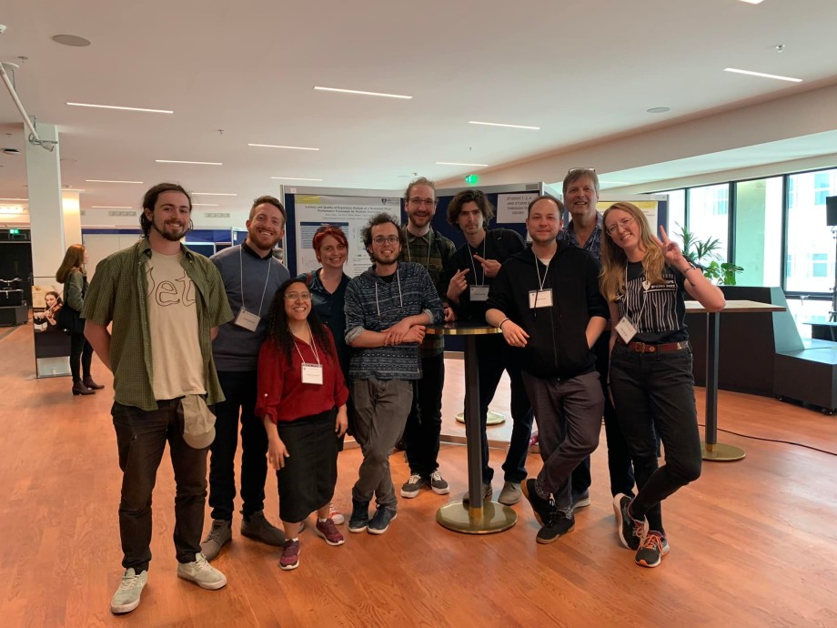 Åtte studenter fra Music production-utdanningen ved Fakultet for utøvende kunstfag.