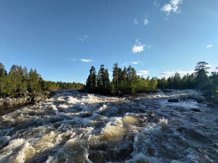 The river Juutuanjoki near Inari