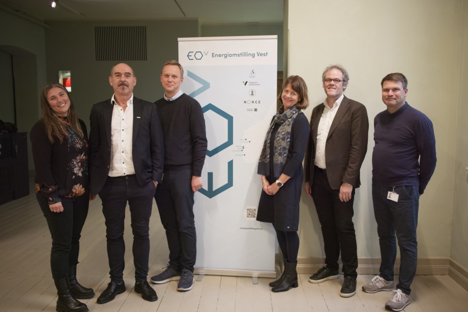 Ledergruppen I Energiomstilling VEST (EOV) (fra Venstre: Charlotte Gannefors Krafft Manager EOV, Leif Sandal NHH, Jens Kristian Fosse HVL, Gunn Mangerud UiB, Øystein Lund Bø UiS Stian Anfinsen (Vara for Aina Berg) NORCE.