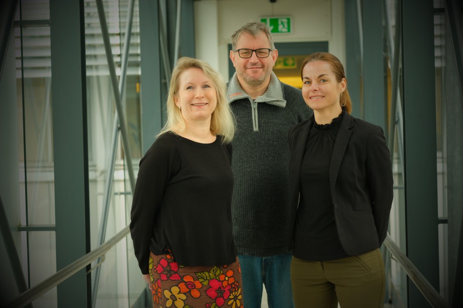 Ingun Leidland (f.v.), kontorsjef ved IKS, Fredrik Skår, seniorrådgiver ved Fakultet for utdanningsvitenskap og humaniora og Kari-Anne Svensen Malmo, kontorsjef ved KSU,  er sentrale i gjennomstrømmingsprosjektet. 