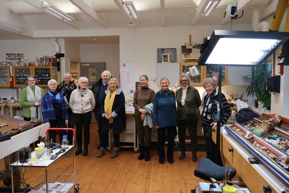 Stavanger kunstmuseums Venneforening på besøk hos Arkeologisk museum ved Universitetet i Stavanger