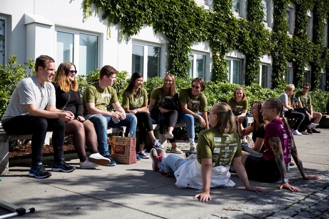 Semesterstart, faddergruppe på campus Ullandhaug