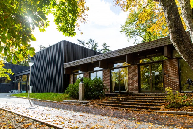 Bygg 2 i Bjergstedparken, gamle kulturskolen. Foto: Marius Vervik