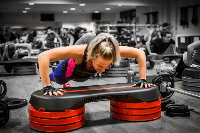 Student trener på SiS sportssenter