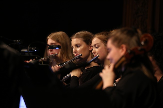 Fløytestudenter på Universitetets julekonsert 2019. Foto: Olav Bjånes.