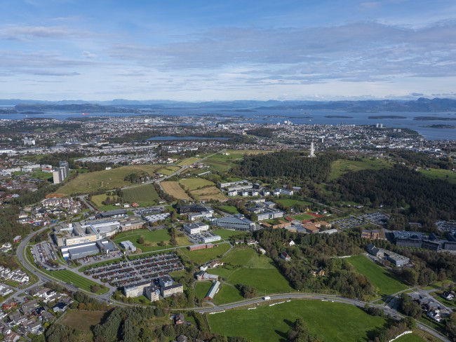 Flyfoto av UiS og Stavanger. Foto: Morten Berentsen