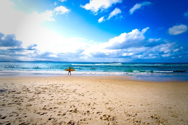 Surfere på strand i Australia